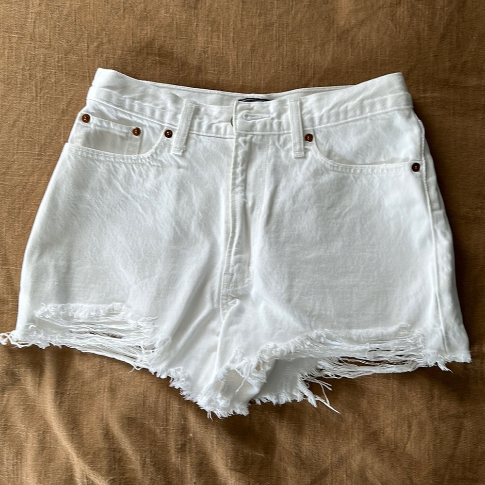 Abercrombie Annie’s High Rise Short Size 25.